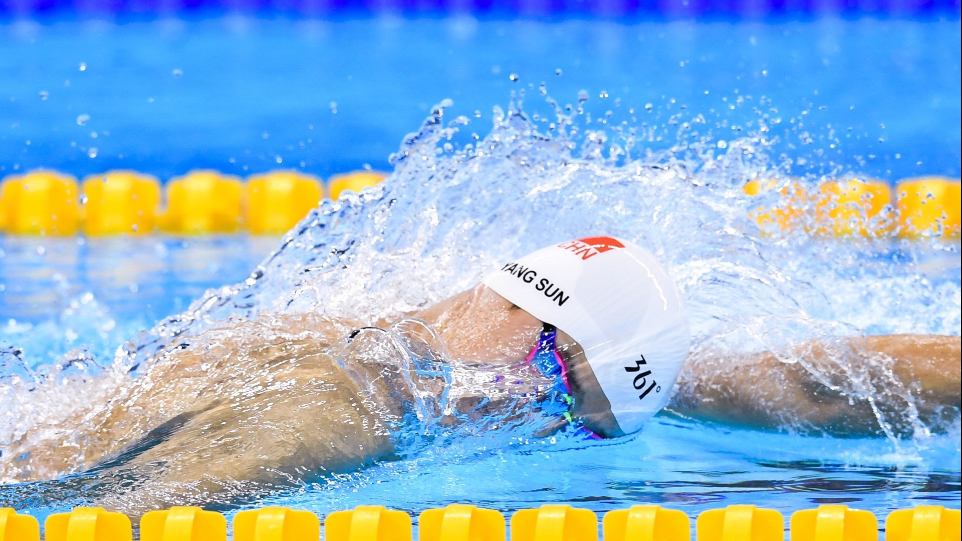 爱游戏资讯-跑跑卡丁车王者争霸赛，速度与激情激情碰撞，跑跑卡丁车精彩比赛视频